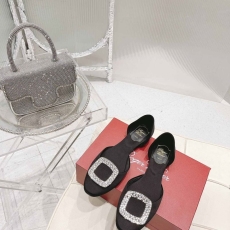 Roger Vivier flat shoes